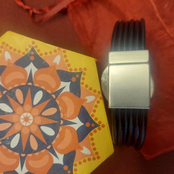 Leather (?) And metal heart bracelet - Picture 2 of 4